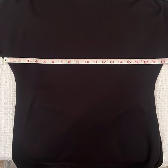 Tahari 1/2 Sleeve Blouse Ties in Back Size Medium black or white - Picture 8 of 9